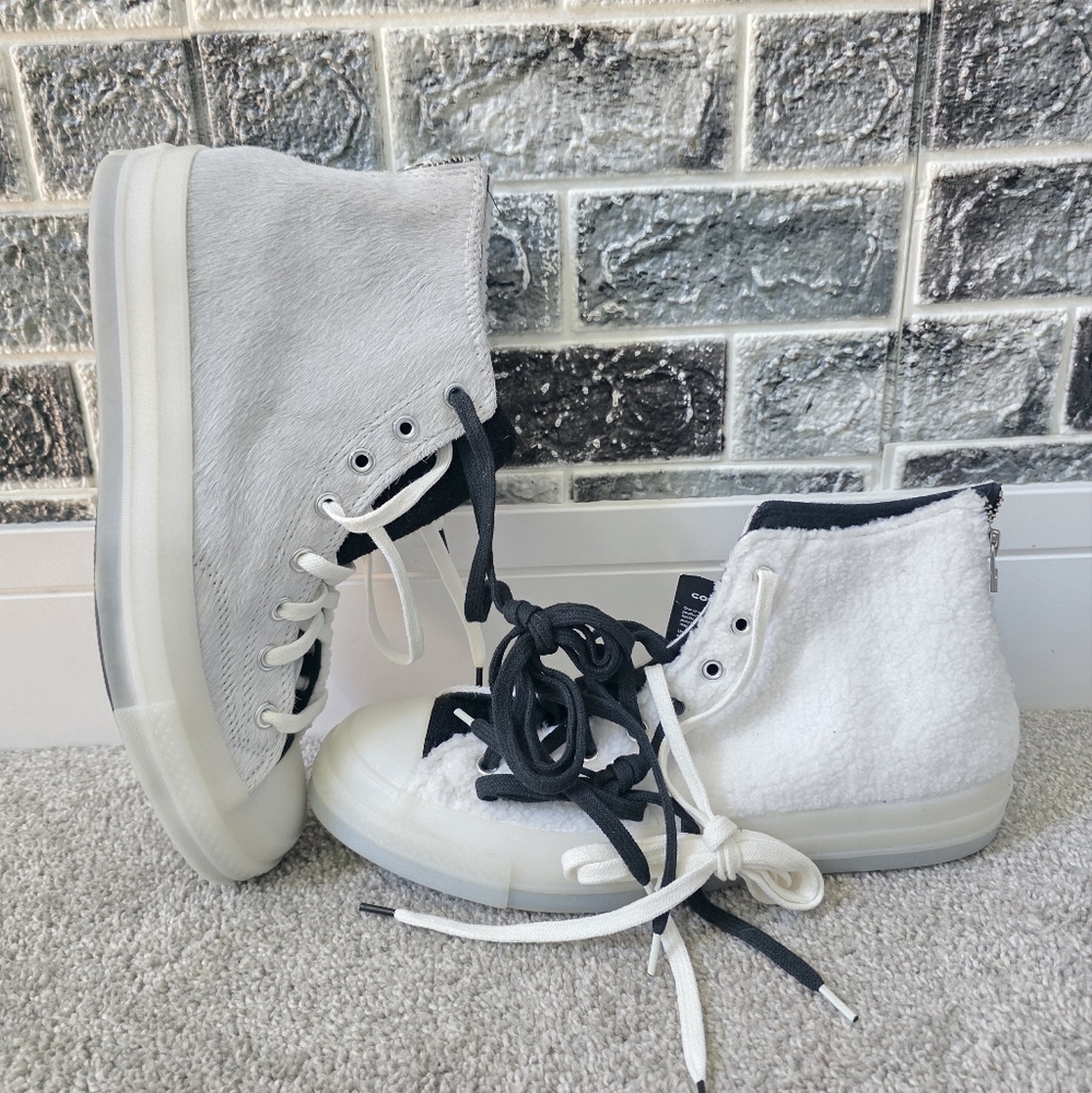 Unique Converse Chuck 70 Men's High Top Sneakers Size 11.5